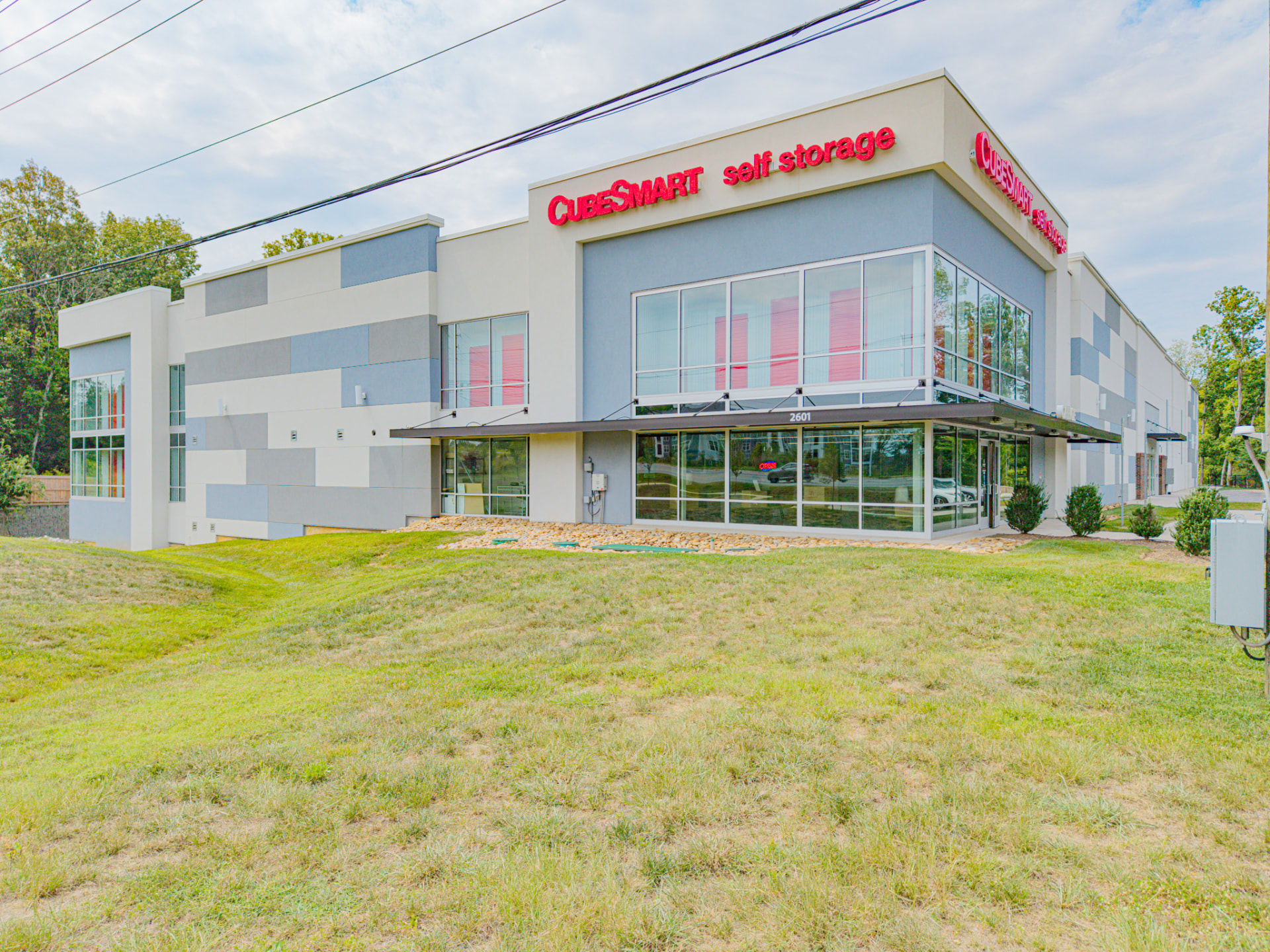 Ground-level exterior of Cubesmart Self Storage at 2601 Ridge Rd, Charlotte, NC